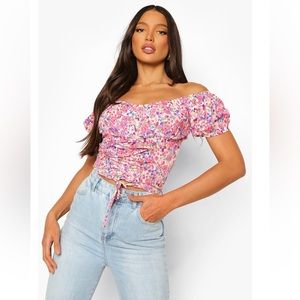 NWT Boohoo Floral Crop Top